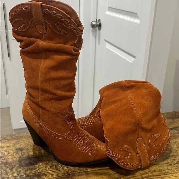 Vintage Rust Suede Slouchy Western Pointed Toe Heeled Tall Boots size 7 - Picture 1 of 1